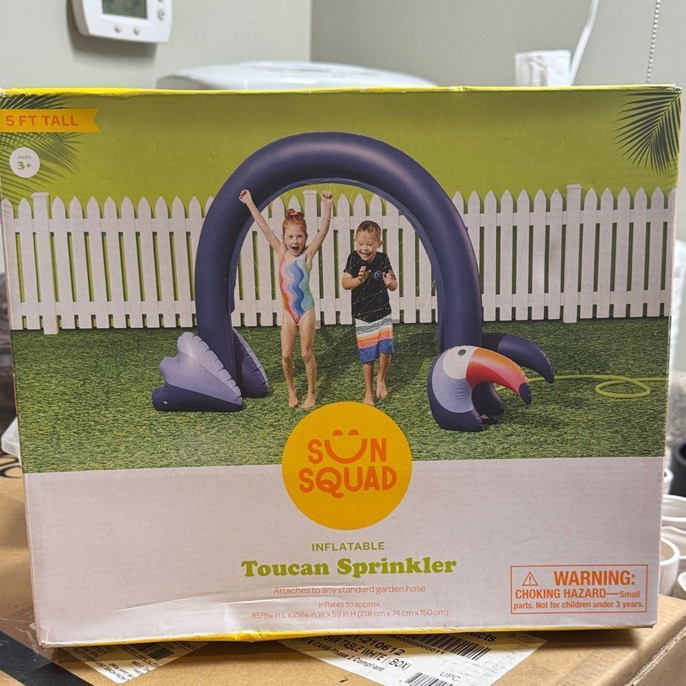 Sun Squad Inflatable Toucan Sprinkler - Blue and White